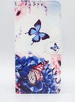 P.C.K. Hoesje/Boekhoesje/Bookcase wit/blauwe vlinder print geschikt voor Apple iPhone 13 MET Glasfolie