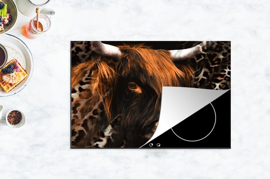 KitchenYeah® Inductie beschermer 78x52 cm - Schotse Hooglander - Dieren - Panterprint - Kookplaataccessoires - Afdekplaat voor kookplaat - Inductiebeschermer - Inductiemat - Inductieplaat mat