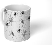 Mok - Patronen - Halloween - Black Widow - Mokken - 350 ML - Beker - Uitdeelcadeautjes