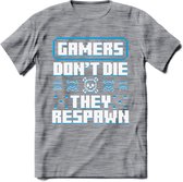 Gamers don't die pixel T-shirt | Blauw | Gaming kleding | Grappig game verjaardag cadeau shirt Heren – Dames – Unisex | - Donker Grijs - Gemaleerd - XL
