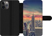 Bookcase Geschikt voor iPhone 11 Pro Max telefoonhoesje - New York - Manhattan - Empire State Building - Met vakjes - Wallet case met magneetsluiting
