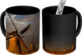 Magische Mok - Foto op Warmte Mokken - Koffiemok - Molen - Nacht - Nederland - Magic Mok - Beker - 350 ML - Theemok