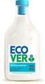 Bouteille blanche avec bouchon bleu. Étiquette 'ECOVER ASSOUPLISSANT SENSITIVE' avec une fleur bleue et '33'.
