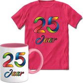 25 Jaar Vrolijke Verjaadag T-shirt met mok giftset Roze | Verjaardag cadeau pakket set | Grappig feest shirt Heren – Dames – Unisex kleding | Koffie en thee mok | Maat 3XL