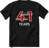 41 Years - Feest kado T-Shirt Heren / Dames - Rood / Grijs - Perfect Verjaardag Cadeau Shirt - grappige Spreuken, Zinnen en Teksten. Maat XXL