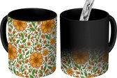 Magische Mok - Foto op Warmte Mokken - Koffiemok - Bloemen - Oranje - Design - Magic Mok - Beker - 350 ML - Theemok