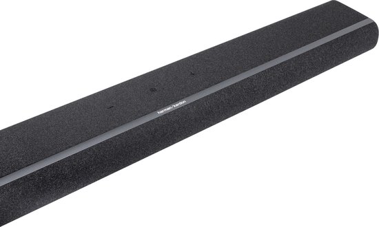 Zijkant van de zwarte Harman Kardon Enchant 900 soundbar met Harman Kardon logo.