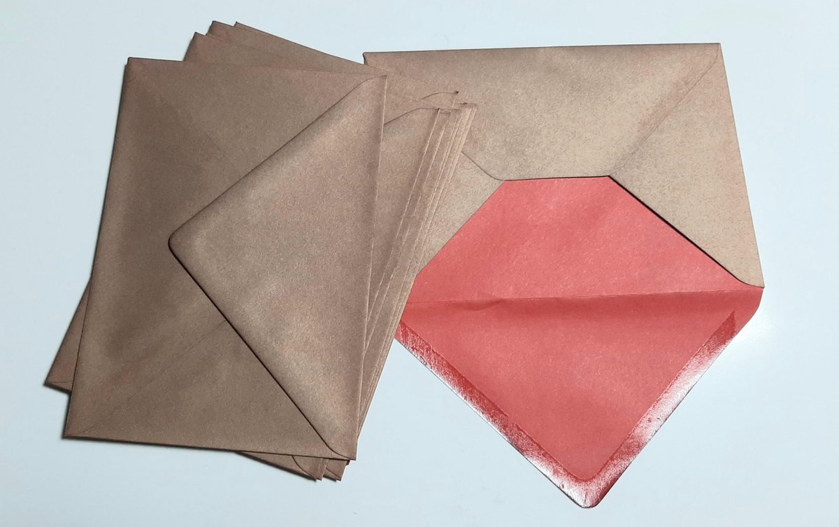 30 enveloppen - 30x envelop - C6 11 x 15,7 cm - metallic koper/brons van buiten - rood van binnen - 2 kleurig - glanzend