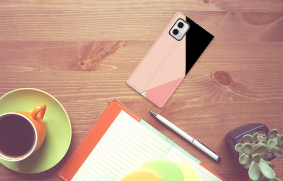 Etui Bookcase Motorola Moto G73 Smart Cover Noir Formes Pink