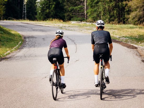BBB Cycling Hoge Fietssokken Wit - 3 Paar - Lengte: 18cm - Duurzame Wielrensokken Zomer - Maat 39/43 - Fietssokken Heren en Dames - Ecofeet BSO-22 van BBB Cycling — afbeelding 3