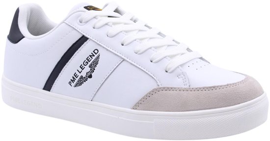 Basket PME Legend blanche avec détails bleu marine et gris. Logo et rayures sur le côté.