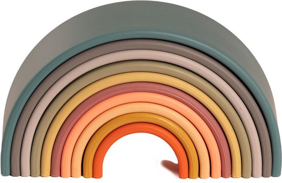 Stapelbare regenboog met 10 bogen in natuurlijke tinten.