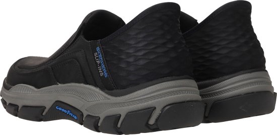 Zwarte Skechers Slip-ins instappers, zijaanzicht, met gewafeld detail op de hiel.