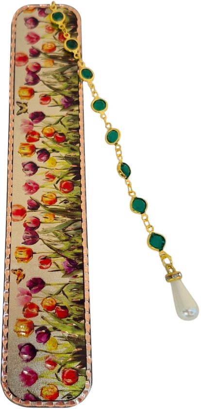 Foto: Luxe handgemaakte koperen boekenlegger met tulpen ketting met parel elegant en betaalbaar cadeau voor boekenliefhebbers