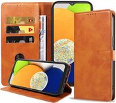 Geschikt voor Samsung Galaxy A03 Telefoonhoesje Kunstleer met Magnetisch lipje en Pasjeshouder Book Case met Klepje - Bruin - Smartphonica geschikt voor Samsung Galaxy A03
