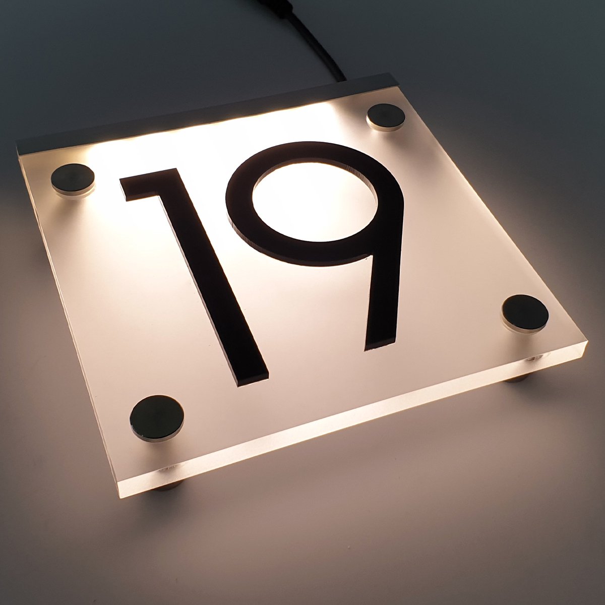 Huisnummerbord met verlichting - 15x15 cm - Zelf ontwerpen - LED Verlichting - Voordeligste keuze verlicht huisnummer