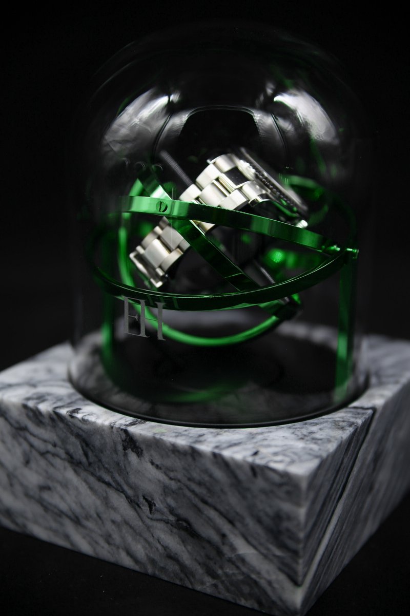 Tourbillon horlogeopwinder in grijs Emperador marmer en groen stalen ringen - Elbrus Horology - Gyrowinder Orbit Watch Winder