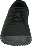 Vooraanzicht van een zwarte Merrell Vapor Glove 6 LTR schoen met veters en een hoekige zool.