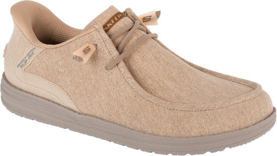Vooraanzicht van een beige canvas instapper van Skechers, met veters en een S-logo detail.
