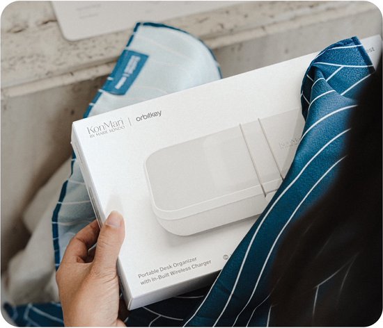 Organiseur de bureau portable Orbitkey avec chargeur sans fil