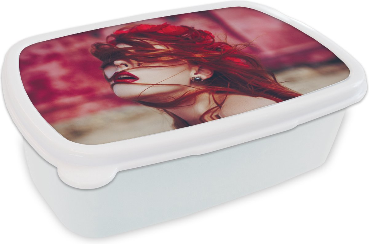 Broodtrommel Wit - Lunchbox - Brooddoos - Kasteel - Rood - Vrouw - Portret - 18x12x6 cm - Volwassenen