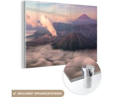 MuchoWow® Glasschilderij 120x80 cm - Schilderij acrylglas - Ochtendlicht bij Bromo-vulkaan in Bromo Trengger Semeru in Indonesië - Foto op glas - Schilderijen