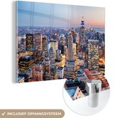 MuchoWow® Glasschilderij 30x20 cm - Schilderij acrylglas - New York - Skyline - Nacht - Foto op glas - Schilderijen