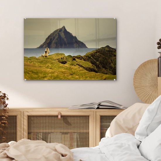 MuchoWow® Glasschilderij 60x40 cm - Schilderij acrylglas - Schapen aan de kust van Ierland - Foto op glas - Schilderijen