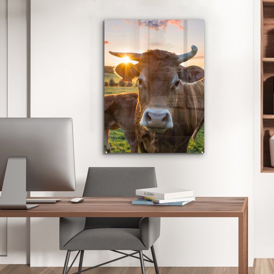 MuchoWow - Glasschilderij - Foto op glas - Koeien - Zonsondergang - Natuur - Dieren - Koe - Schilderij op glas - Acrylglas - Kamer decoratie - 60x80 cm - Wanddecoratie