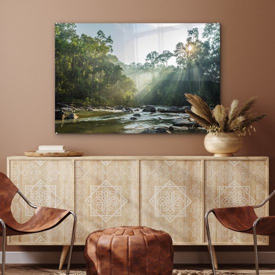 Le soleil brille sur une rivière dans une forêt malaisienne Plexiglas 90x60 cm - Tirage photo sur Glas (décoration murale en plexiglas)