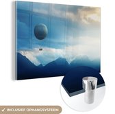 MuchoWow® Glasschilderij 120x80 cm - Schilderij acrylglas - Luchtballon - Berg - Blauw - Foto op glas - Schilderijen