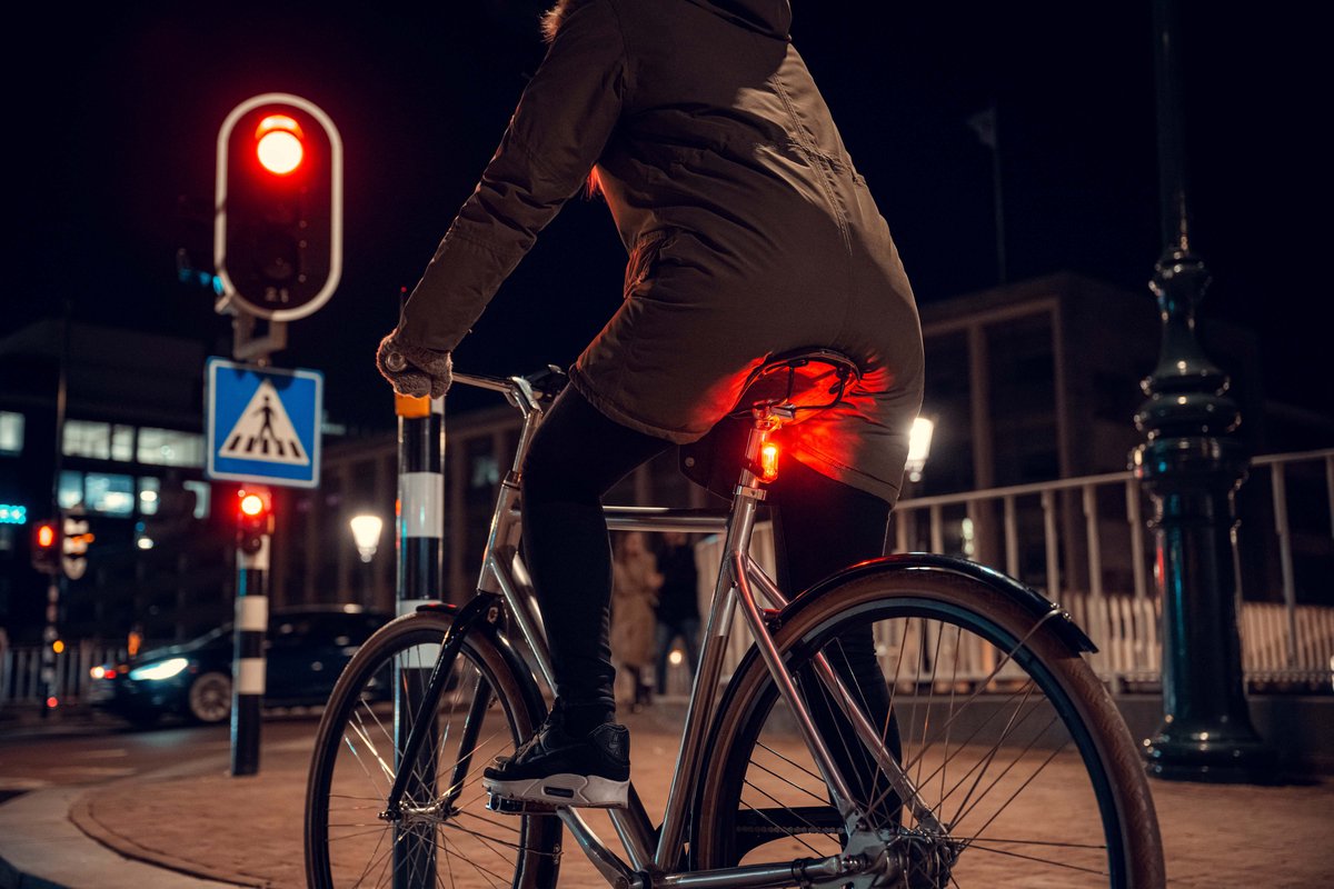 AXA DWN 50 USB oplaadbare fiets koplamp, met 3 lichtstanden