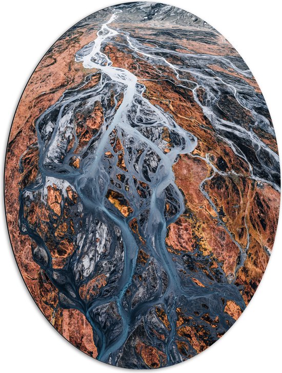 Dibond Ovaal - Patroon van Rivieren Stromend door Vulkaangebied - 72x96 cm Foto op Ovaal (Met Ophangsysteem)
