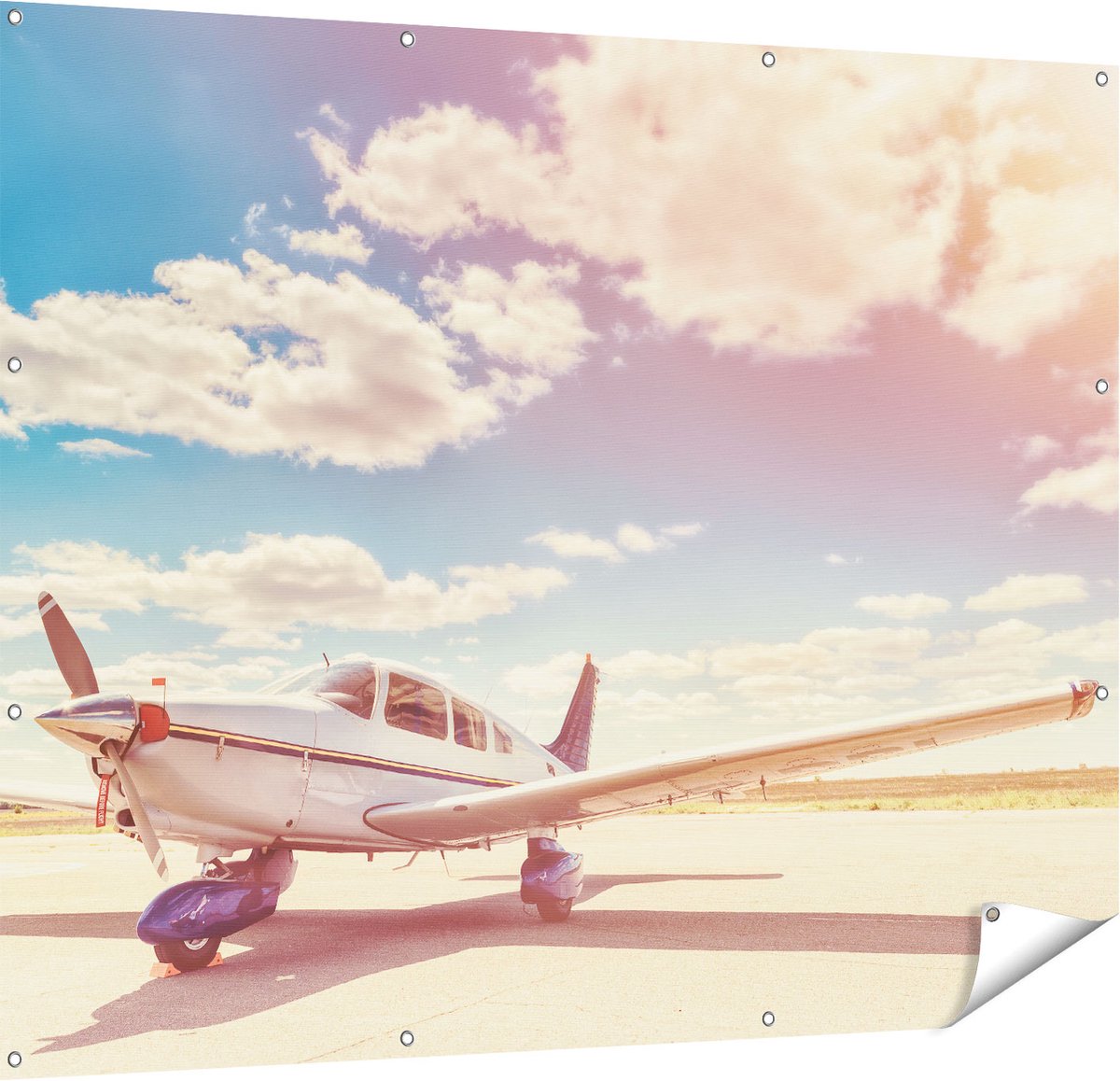 Gards Tuinposter Gelande Vliegtuig op de Luchthaven - 150x120 cm - Tuindoek - Tuindecoratie - Wanddecoratie buiten - Tuinschilderij Multikleur