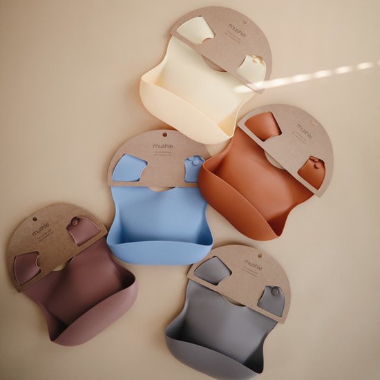 Mushie Siliconen Baby Slabber met Opvangbakje - Dove grey van Mushie — afbeelding 3