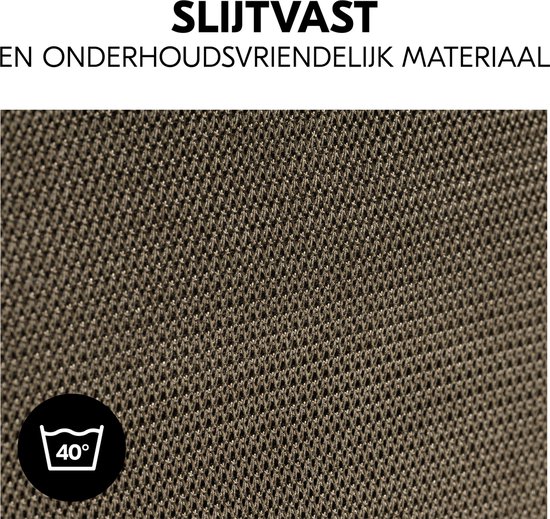 Close-up van het bruine netmateriaal van de kinderwagentas met een wassymbol: 40 graden.