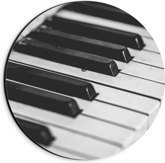 Dibond Muurcirkel - Close-up van Toetsen van een Piano (Zwart- wit) - 20x20 cm Foto op Aluminium Muurcirkel (met ophangsysteem)