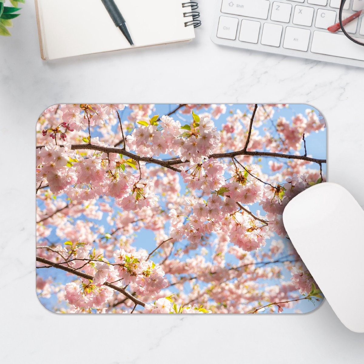 Muismat - Roze Sakura Boom van Dichtbij - 25x18 cm - 2 mm Dik - Muismat van Vinyl