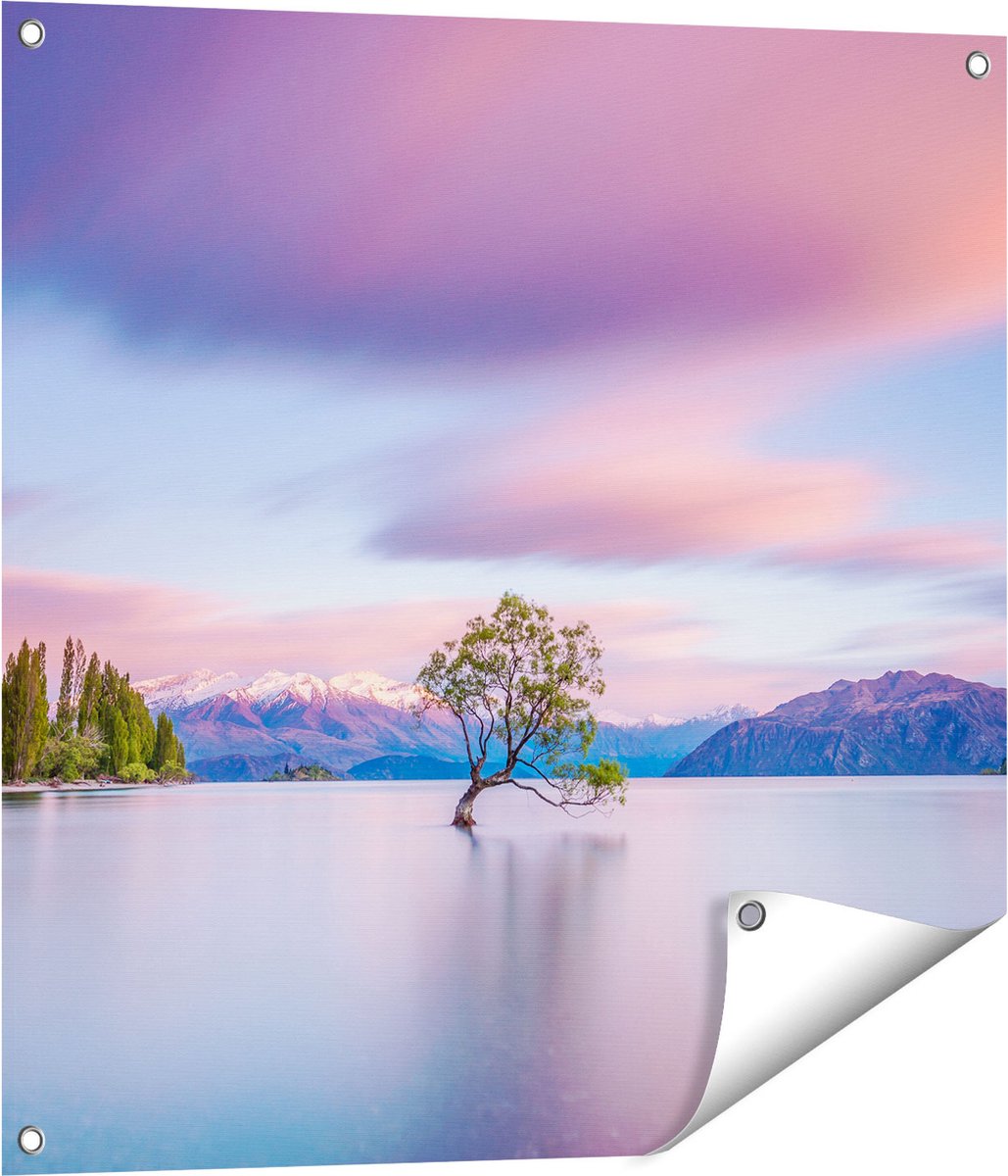 Gards Tuinposter Wanaka Boom in het Water bij Zonsopgang - 70x70 cm - Tuindoek - Tuindecoratie - Wanddecoratie buiten - Tuinschilderij Multikleur