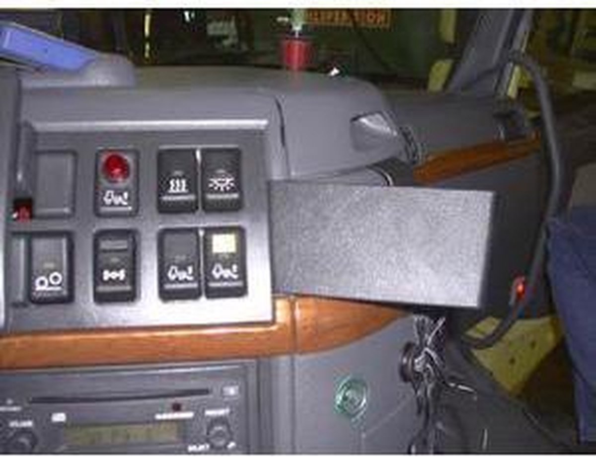Brodit ProClip houder geschikt voor Volvo FH Serie / NH Serie 2003-2007 LET OP: UITLOPEND ARTIKEL, KAN NIET RETOUR!