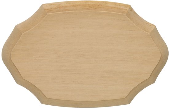 Een houten naamplaatje in de vorm van een onregelmatig achthoek met afgeschuinde randen, 17x11cm.