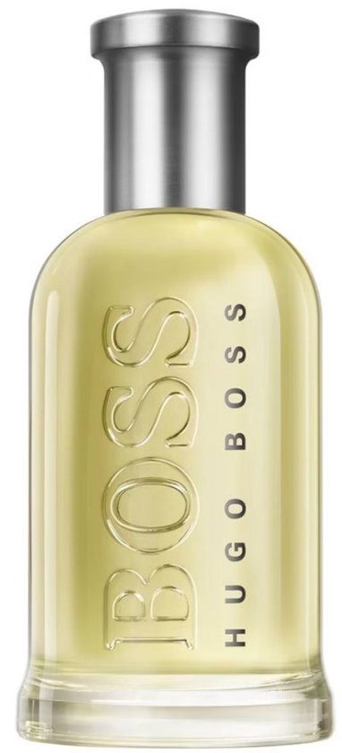 Een transparante parfumfles met zilverkleurige dop en het "BOSS HUGO BOSS" logo in reliëf.