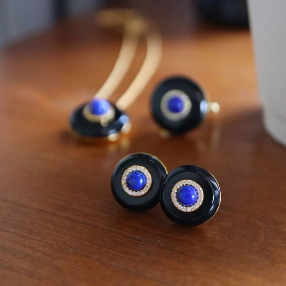 Zwarte Onyx Oorbellen – Lapis Lazuli
