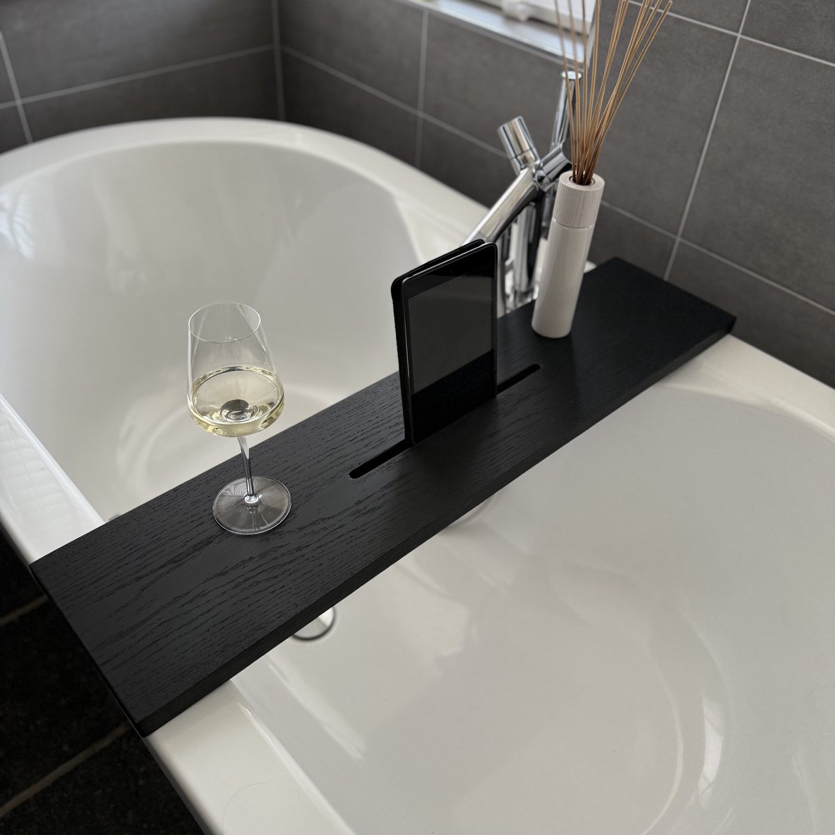 Maison DAM - Badplank eikenhout mat zwarte lak - 85x20x3cm - Met Tablet uitsparing - Rubio Monocoat