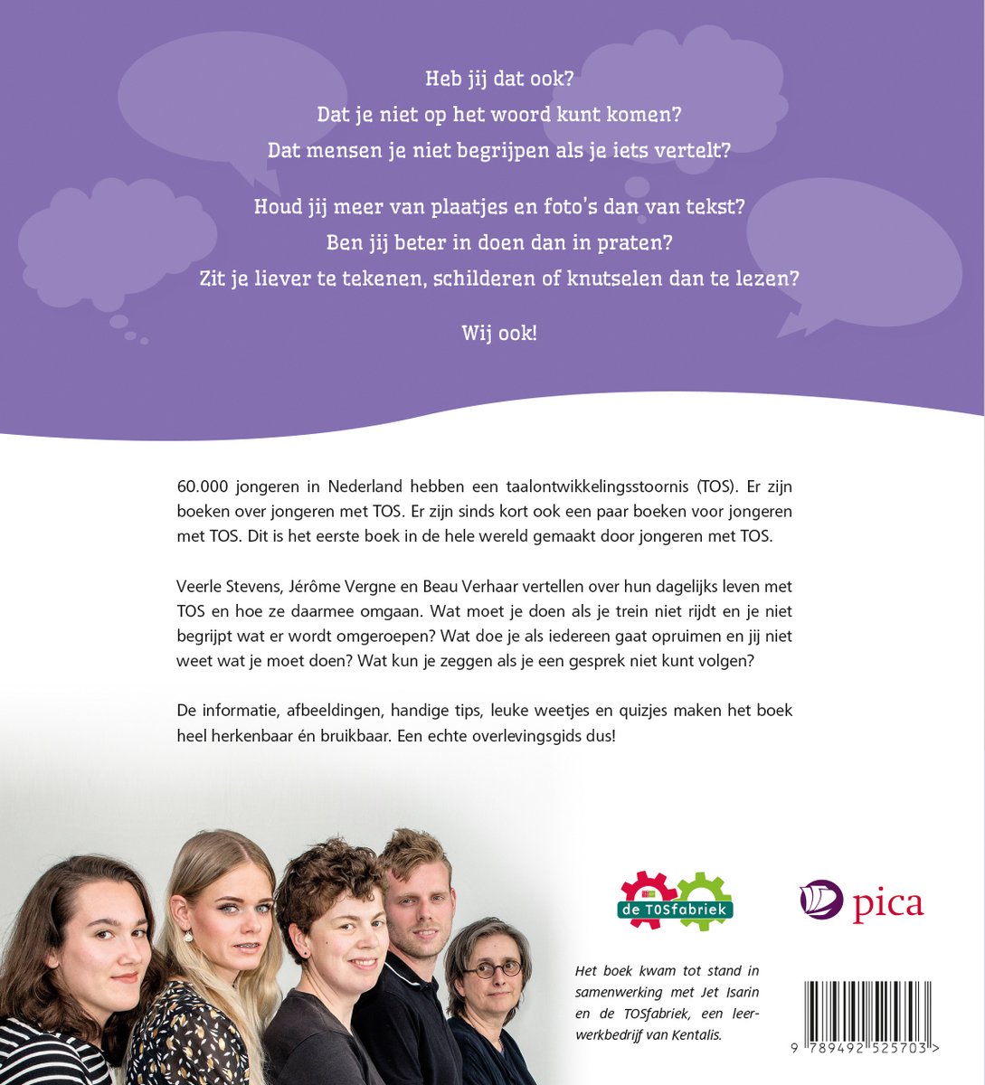Groep van vijf personen, waaronder vier jonge vrouwen en één oudere vrouw.