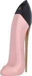 Roze pumpvormige parfumfles met zwarte hak en gouden details.