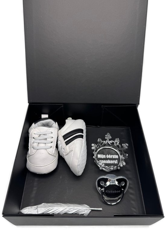 Kraamcadeau eerste sneakerbox zwart - speen - baby sneakers - rechtstreeks versturen ook mogelijk van BamBam — afbeelding 3