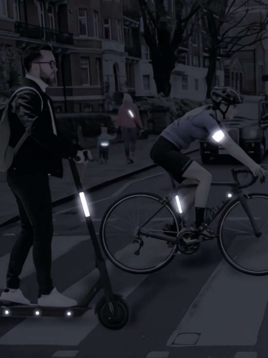 Reflecterende stickers - 2 stuks - Rond + Strip - Reflectie - Fietsreflectoren - Reflecterende Veiligheids stickers - Voor fiets, motor scooter, scooter, alle soorten helmen - Zwart van Merkloos — afbeelding 3