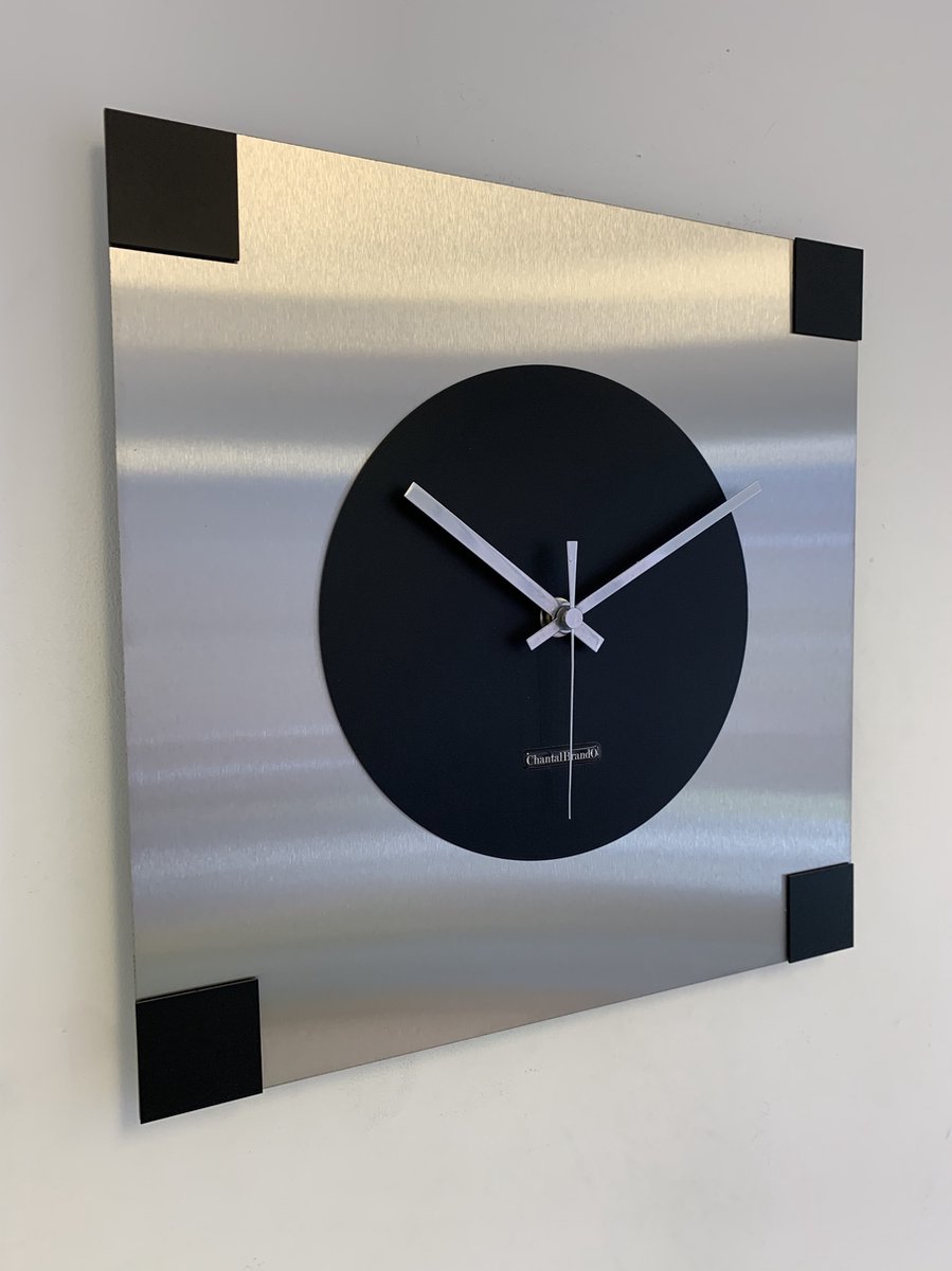 Wandklok ChantalBrandO -- CARRE : PLACE PIGALLE -- SILVER & BLACK -- MODERN DESIGN --