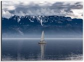 Dibond - Zeilschip Varend over Wateren in Sneeuwlandschap - 40x30 cm Foto op Aluminium (Met Ophangsysteem)